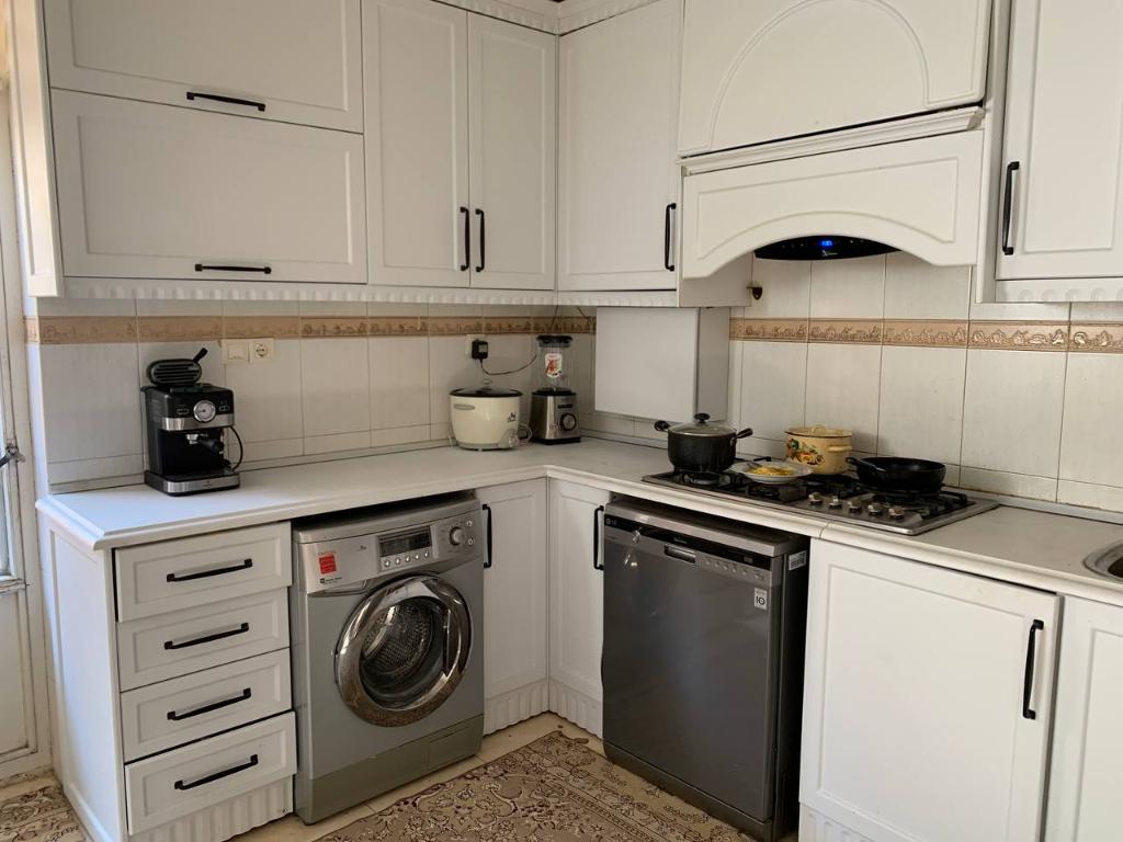 آپارتمان 97 متری دو خوابه در خیابان شهید رجایی ملایر