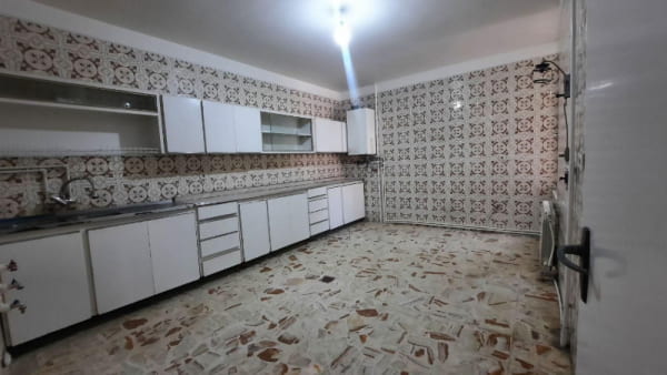 آپارتمان 160 متری سه خوابه در فرهنگ همدان
