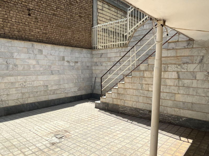 خانه 126 متری در میدان عارف ملایر 1