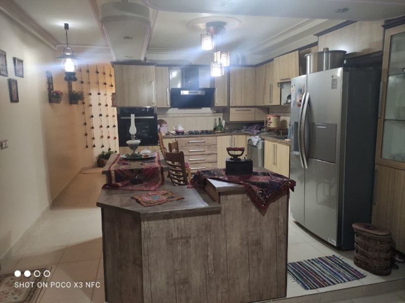 آپارتمان 130 متری سه خوابه در خیابان امیرکبیر ملایر