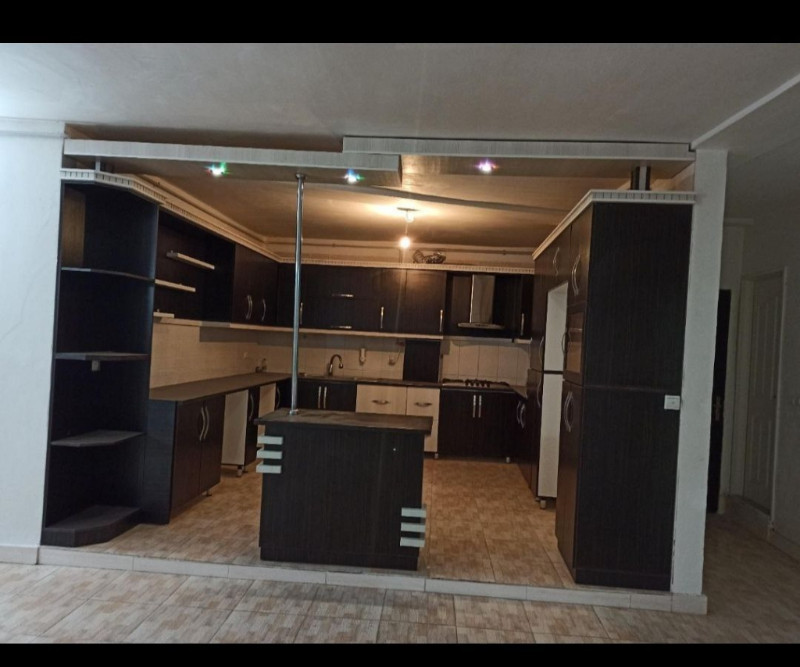 آپارتمان 150 متری سه خوابه در خیابان سعدی ملایر