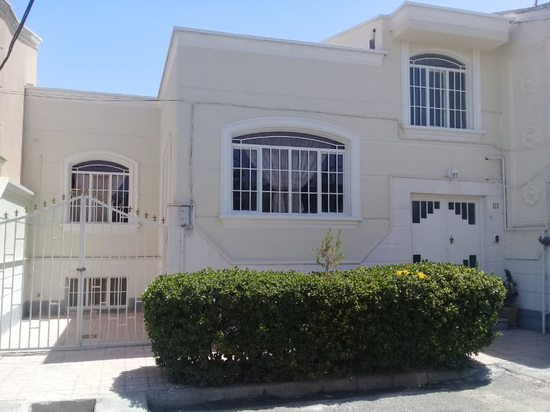 ویلا 220 متری دو خوابه در فاز 3 اندیشه