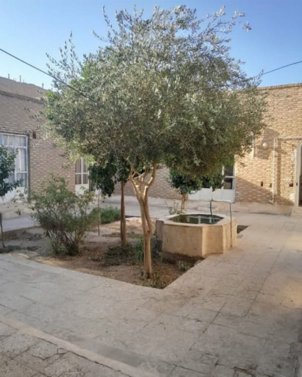 خانه 273 متری در شهیدان ادهمی یزد