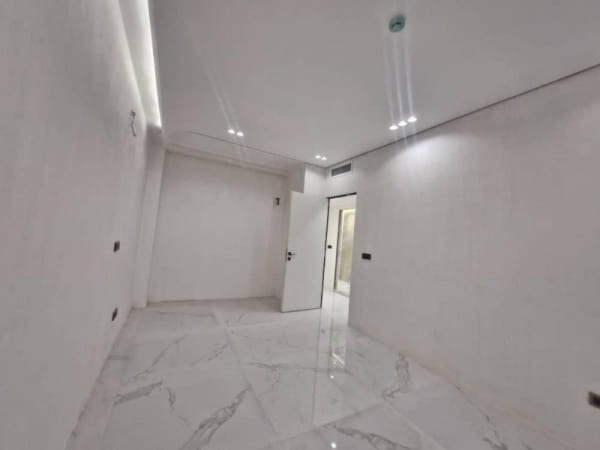 آپارتمان 135 متری سه خوابه در رکنی همدان