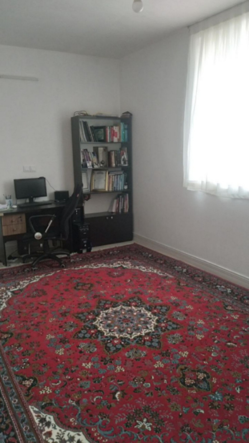 ویلا 200 متری یک خوابه در 18متری سپاه ملایر