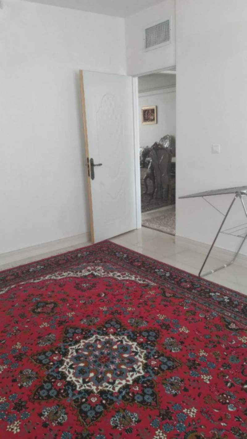 ویلا 200 متری یک خوابه در 18متری سپاه ملایر