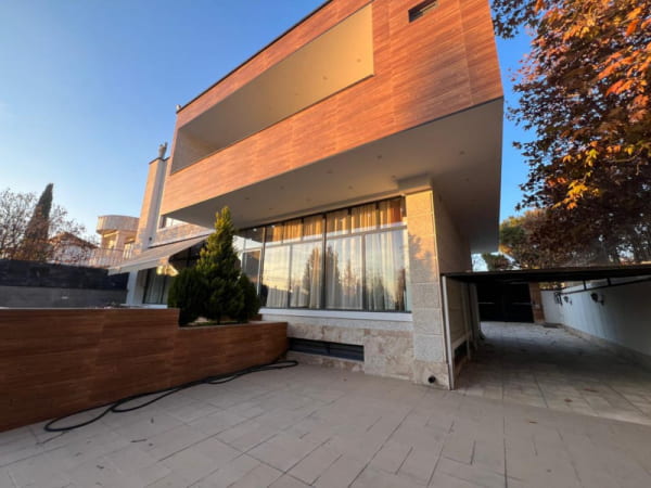 ویلا 550 متری چهارخوابه در طاووسیه کرج