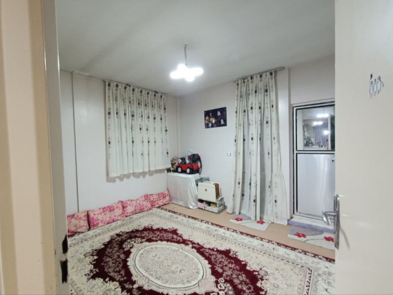 آپارتمان 85 متری دو خوابه در میدان زندیه ملایر