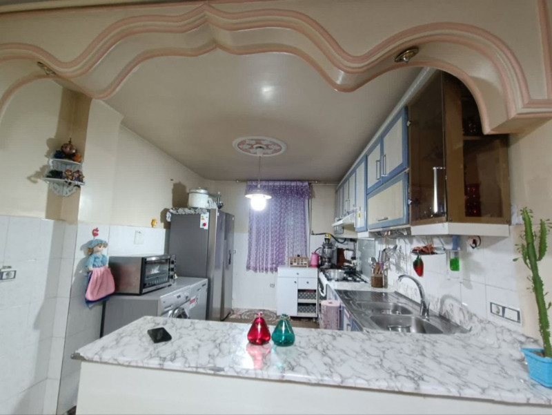 آپارتمان 85 متری دو خوابه در میدان زندیه ملایر