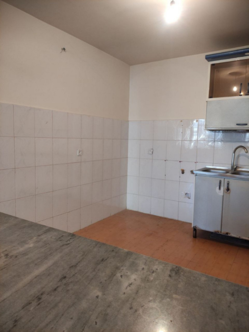 آپارتمان 80 متری دو خوابه در خیابان باباطاهر ملایر