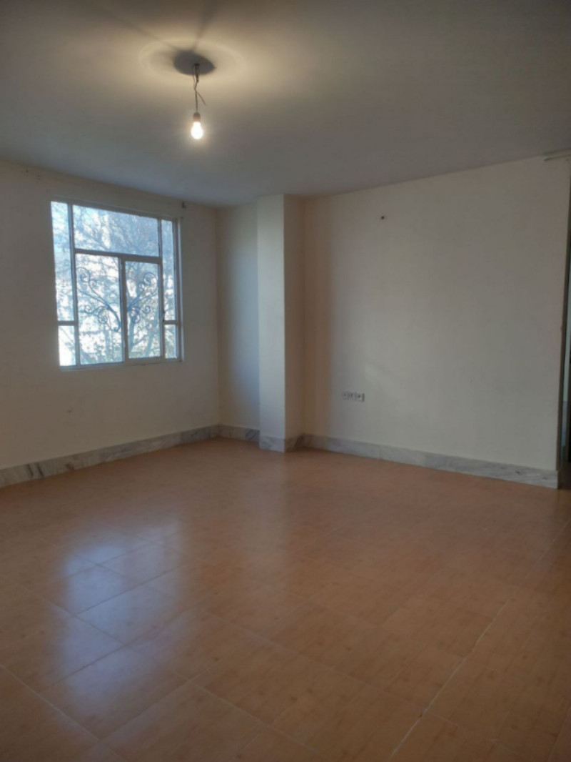 آپارتمان 80 متری دو خوابه در خیابان باباطاهر ملایر