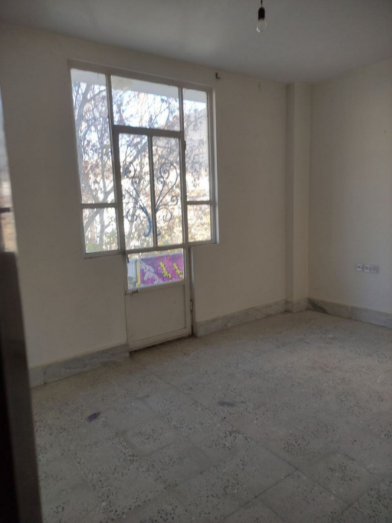 آپارتمان 80 متری دو خوابه در خیابان باباطاهر ملایر