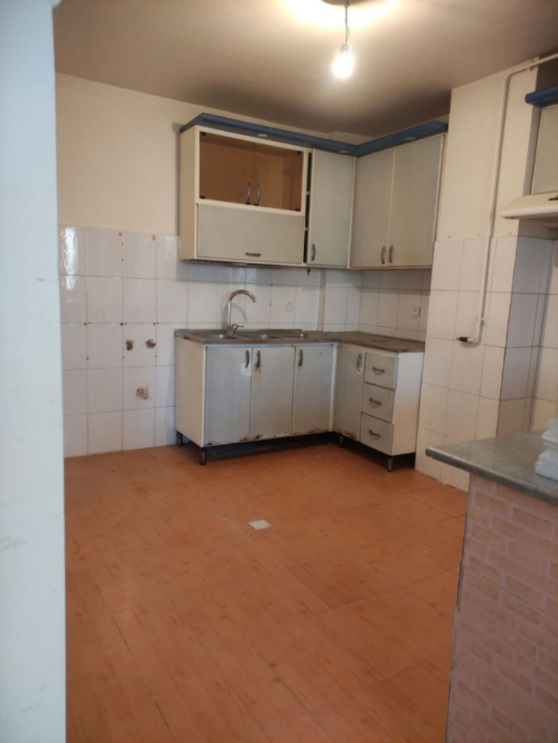 آپارتمان 80 متری دو خوابه در خیابان باباطاهر ملایر