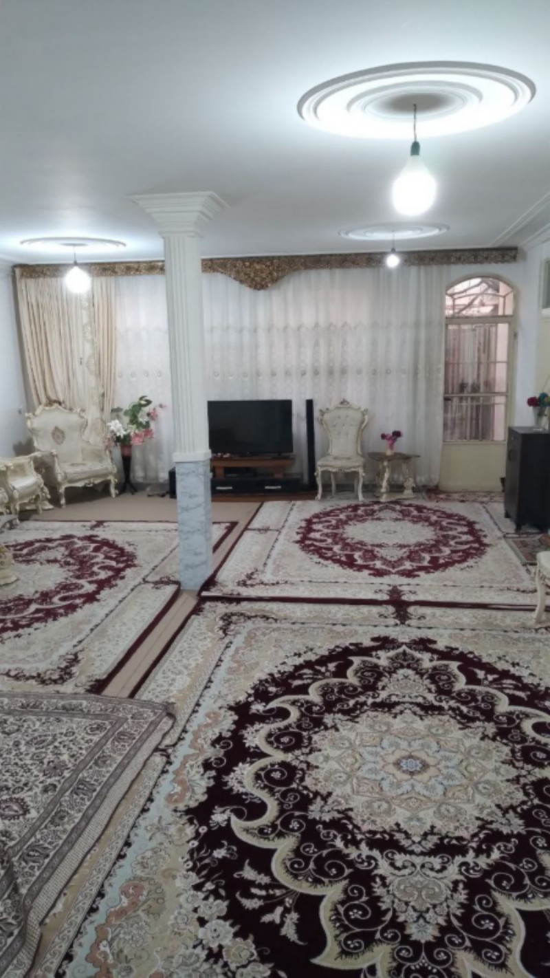 ویلا 266 متری دو خوابه در میدان سرو ملایر