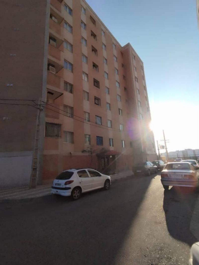 آپارتمان 85 متری دو خوابه در فاز 5 پرند1261402917