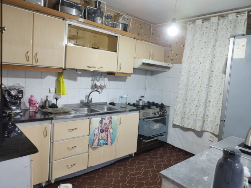 آپارتمان 80 متری دو خوابه در میدان آزادگان ملایر