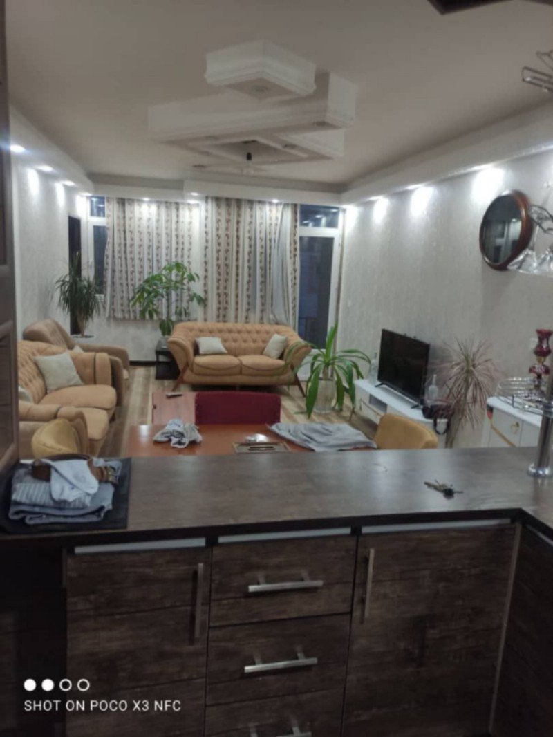 آپارتمان 74 متری دو خوابه در میدان زندیه ملایر