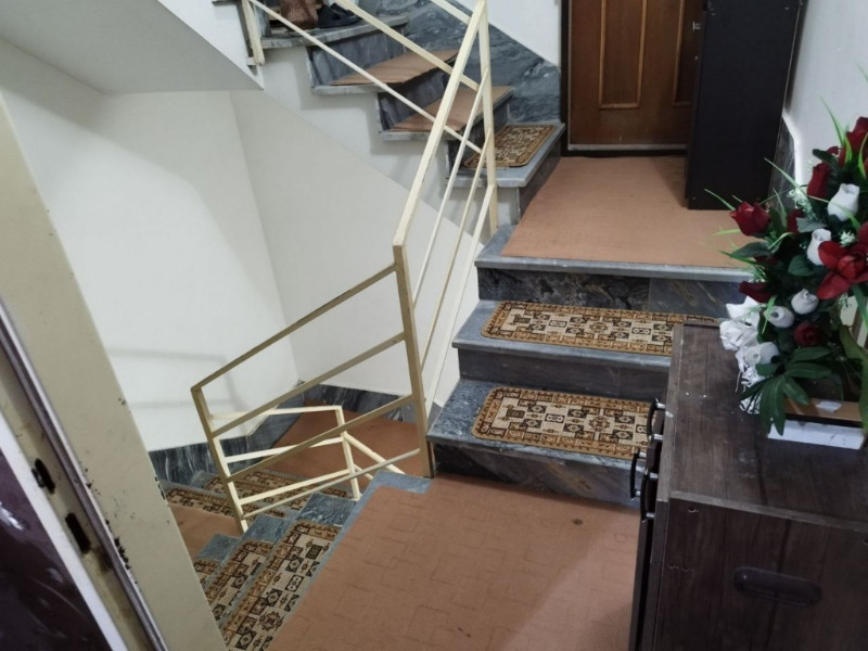 آپارتمان 80 متری دو خوابه در میدان آزادگان ملایر