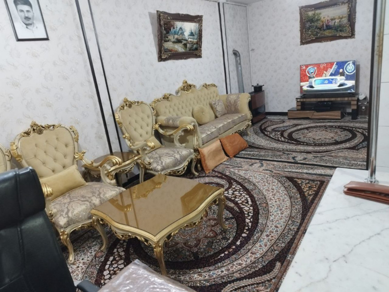 آپارتمان 80 متری دو خوابه در میدان آزادگان ملایر