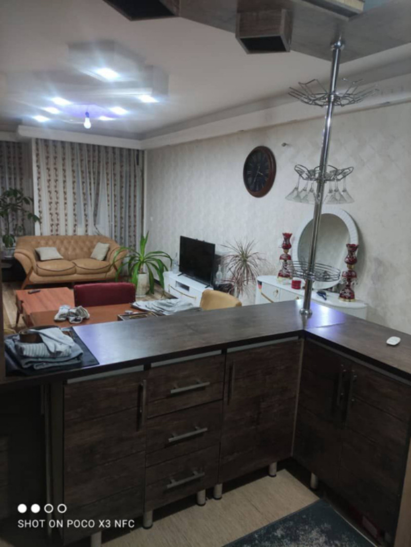 آپارتمان 74 متری دو خوابه در میدان زندیه ملایر