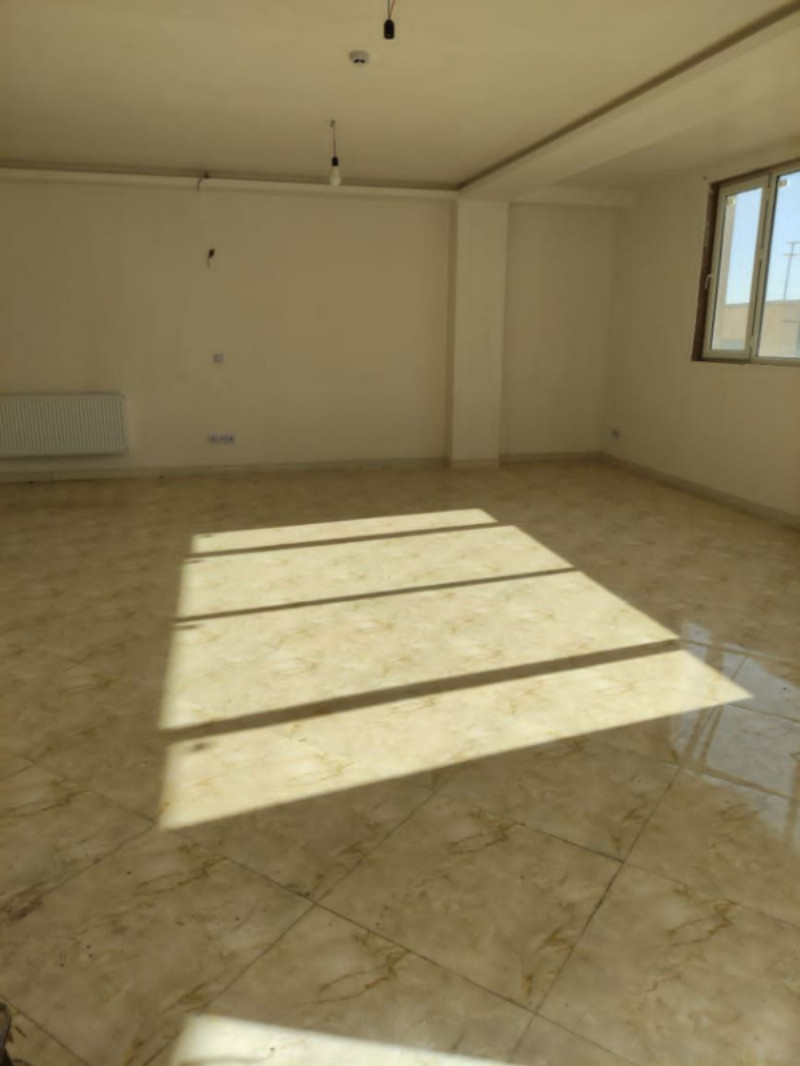 آپارتمان 114 متری دو خوابه در خیابان برق ملایر