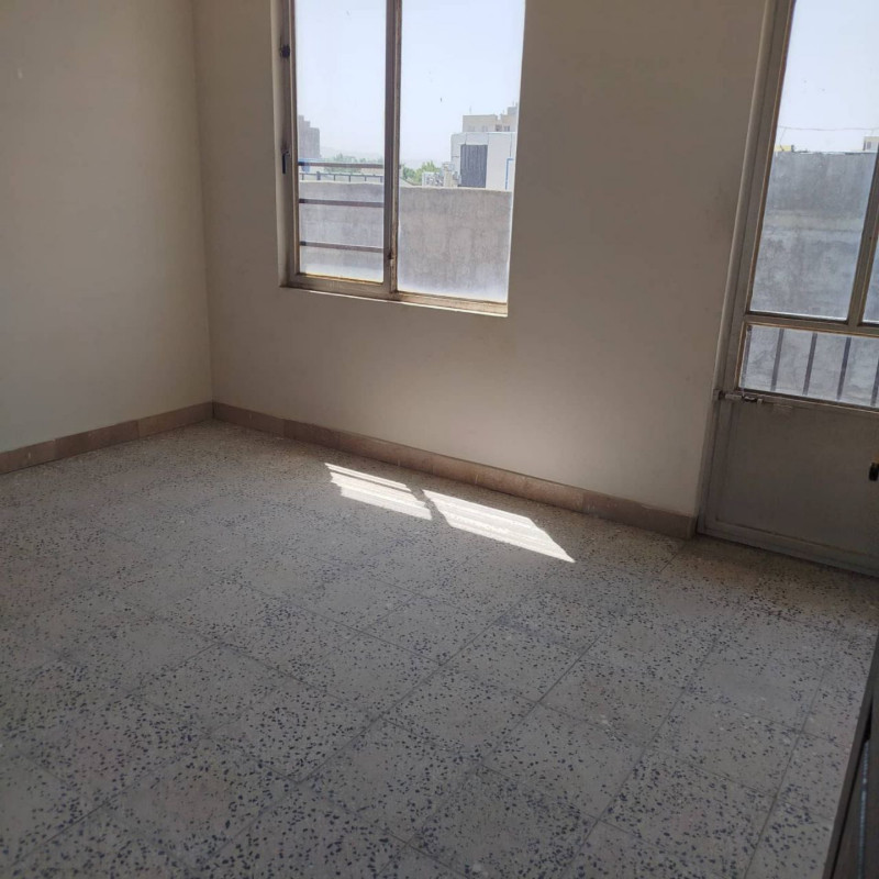 آپارتمان 82 متری دو خوابه در خیابان اراک ملایر