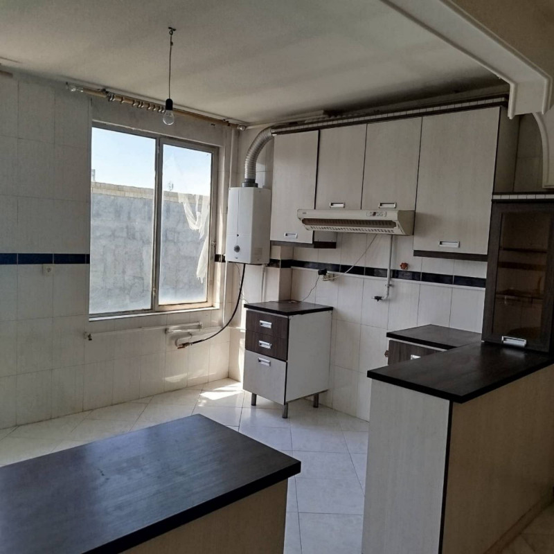 آپارتمان 82 متری دو خوابه در خیابان اراک ملایر