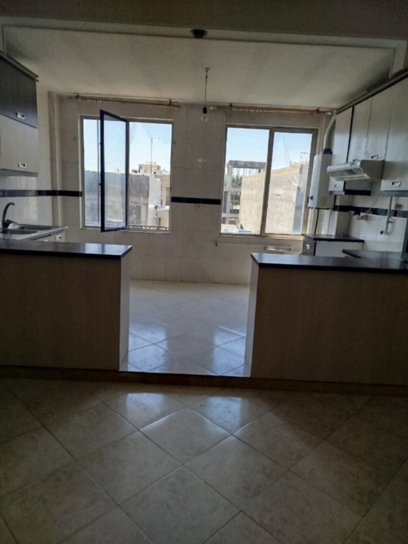 آپارتمان 82 متری دو خوابه در خیابان اراک ملایر