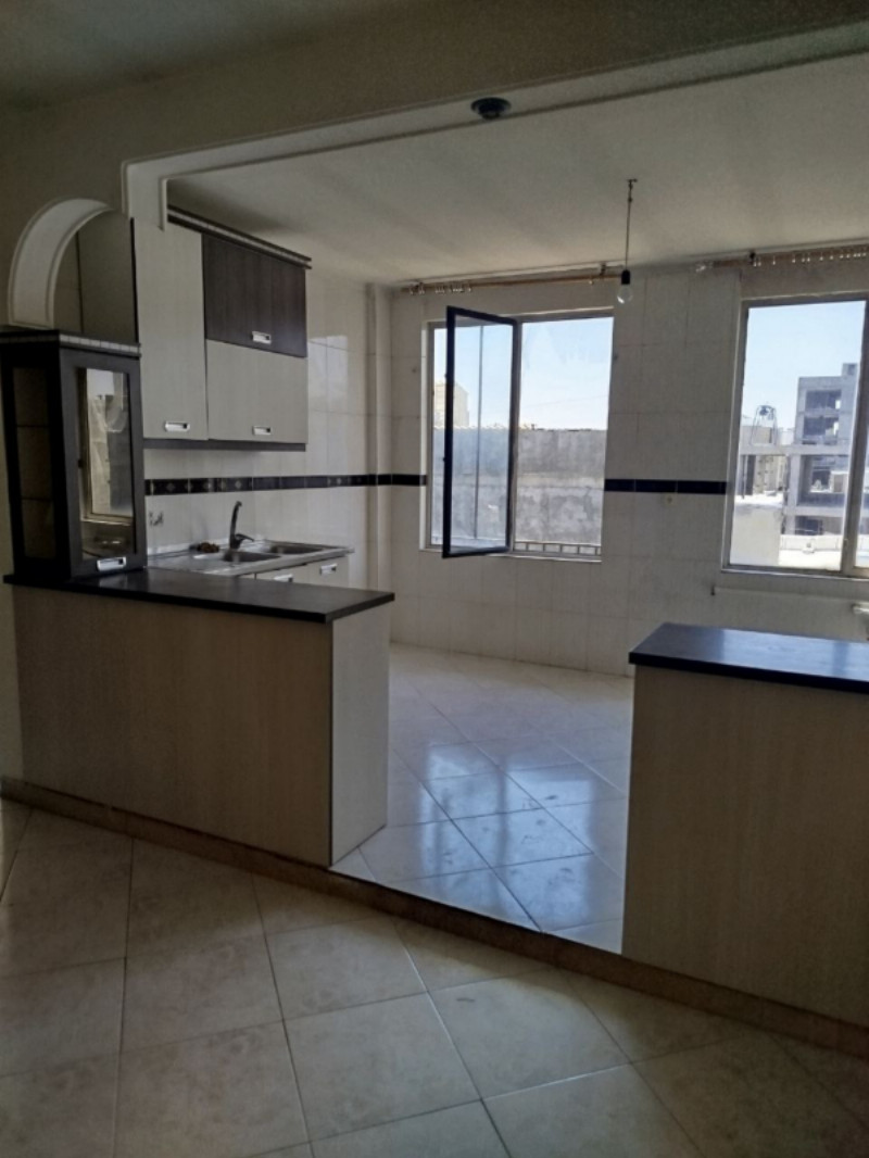 آپارتمان 82 متری دو خوابه در خیابان اراک ملایر