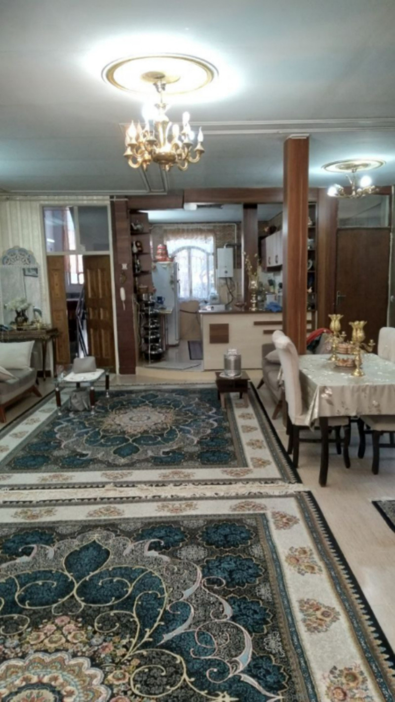 ویلا 270 متری دو خوابه در ملایر