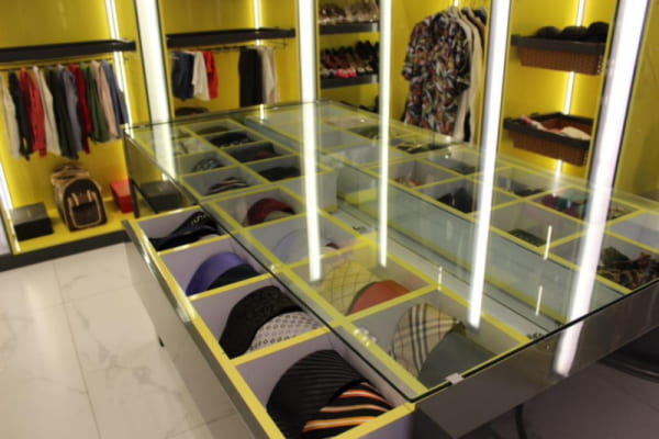 ویلا 950 متری چهارخوابه در طاووسیه کرج