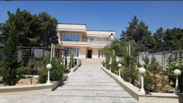 ویلا 450 متری چهارخوابه در طاووسیه کرج