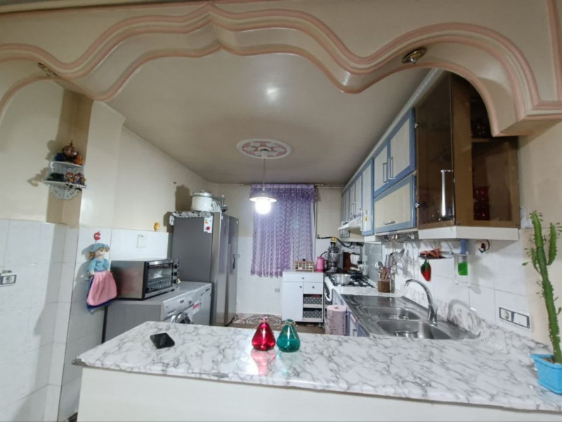 آپارتمان 85 متری دو خوابه در میدان زندیه ملایر