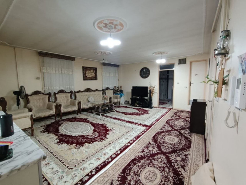 آپارتمان 85 متری دو خوابه در میدان زندیه ملایر