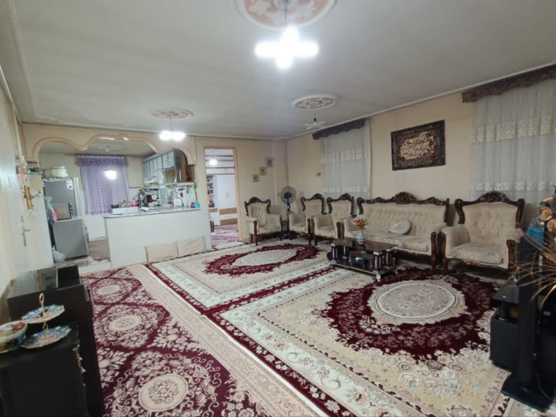 آپارتمان 85 متری دو خوابه در میدان زندیه ملایر