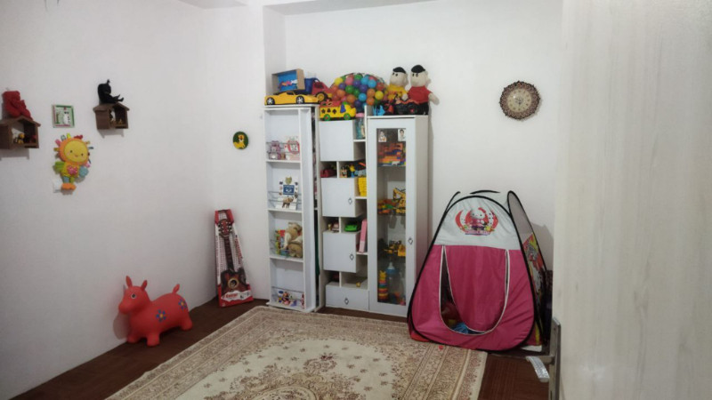 آپارتمان 145 متری سه خوابه در خیابان رنجبر ملایر1269915919