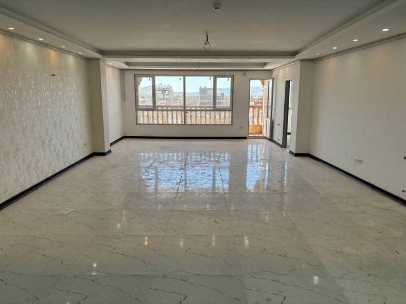 آپارتمان 150 متری سه خوابه در خیابان سعدی ملایر