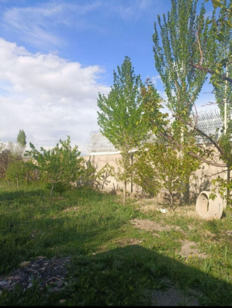 باغ 40 متری در باسمنج تبریز1272376475