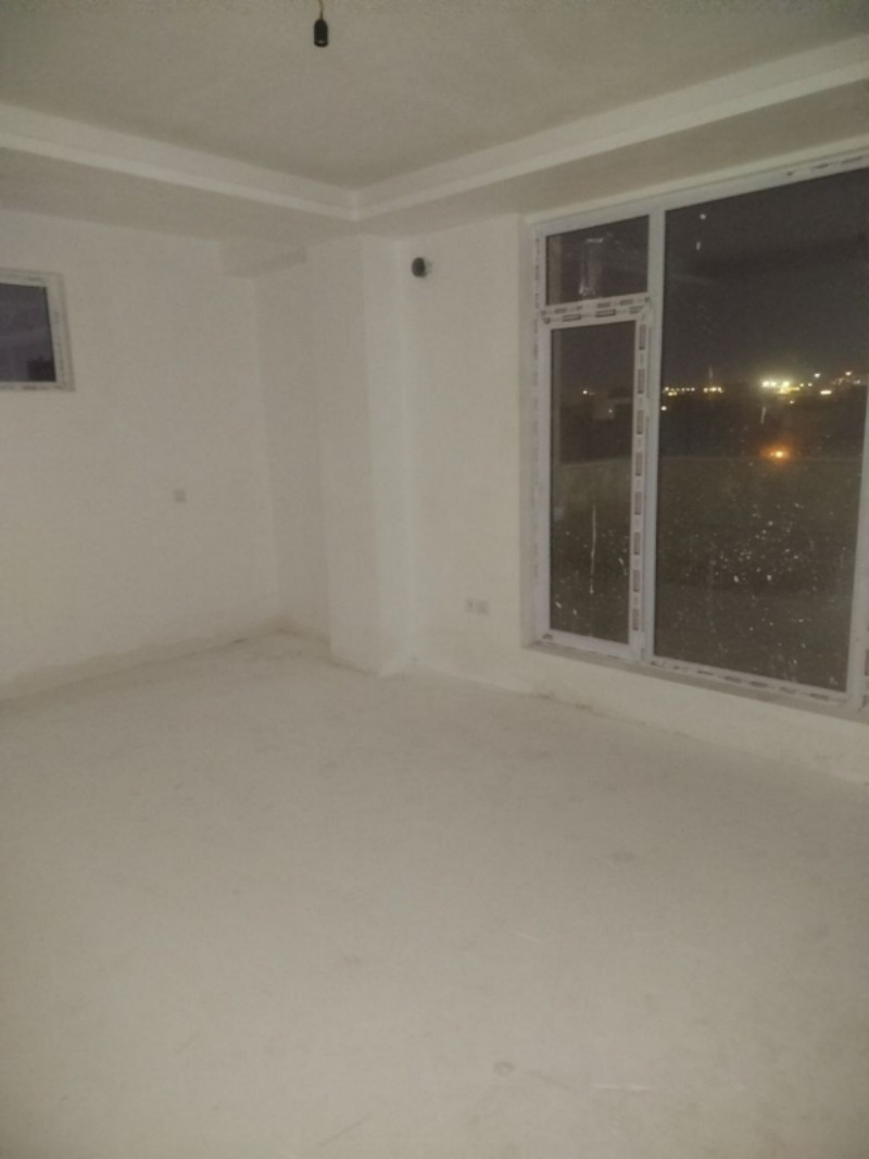 آپارتمان 142 متری دو خوابه در کوچه باغ تبریز1272296468