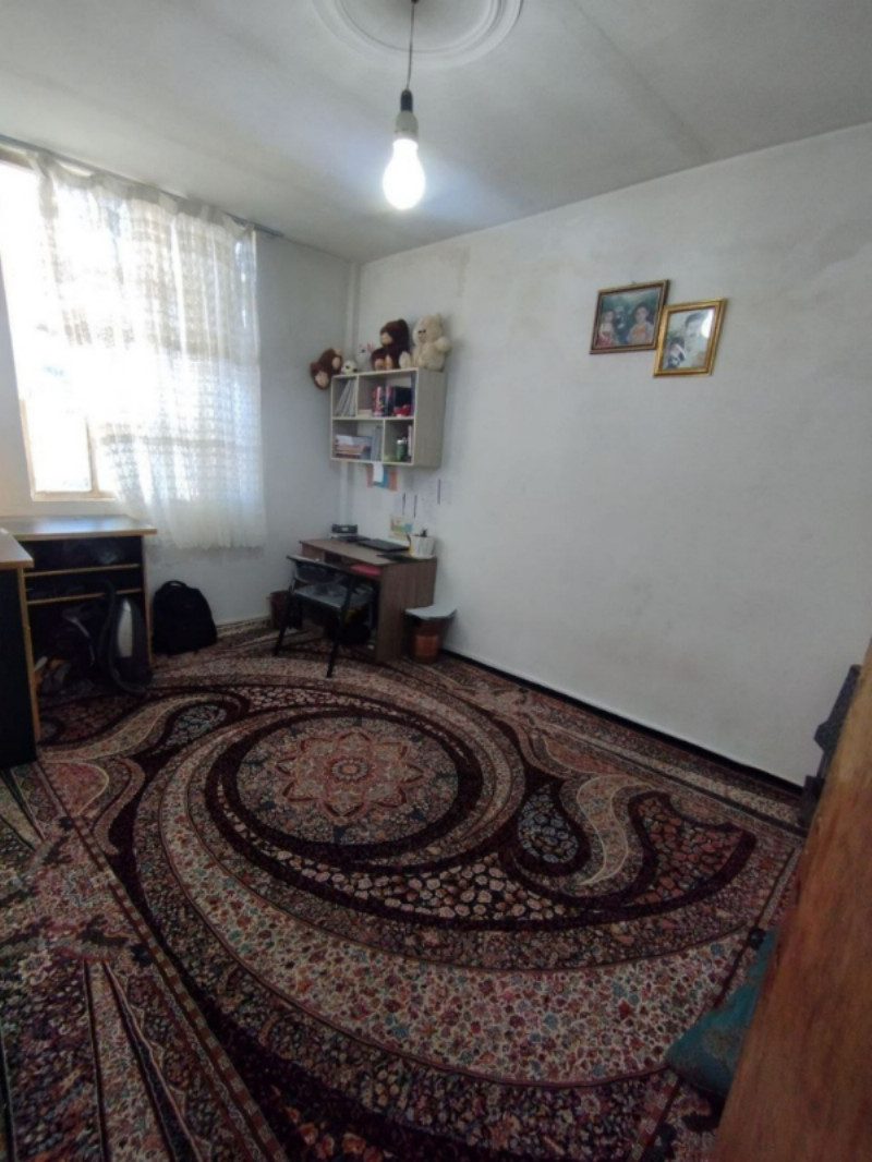 آپارتمان 65 متری دو خوابه در خیابان میثم تمار ملایر