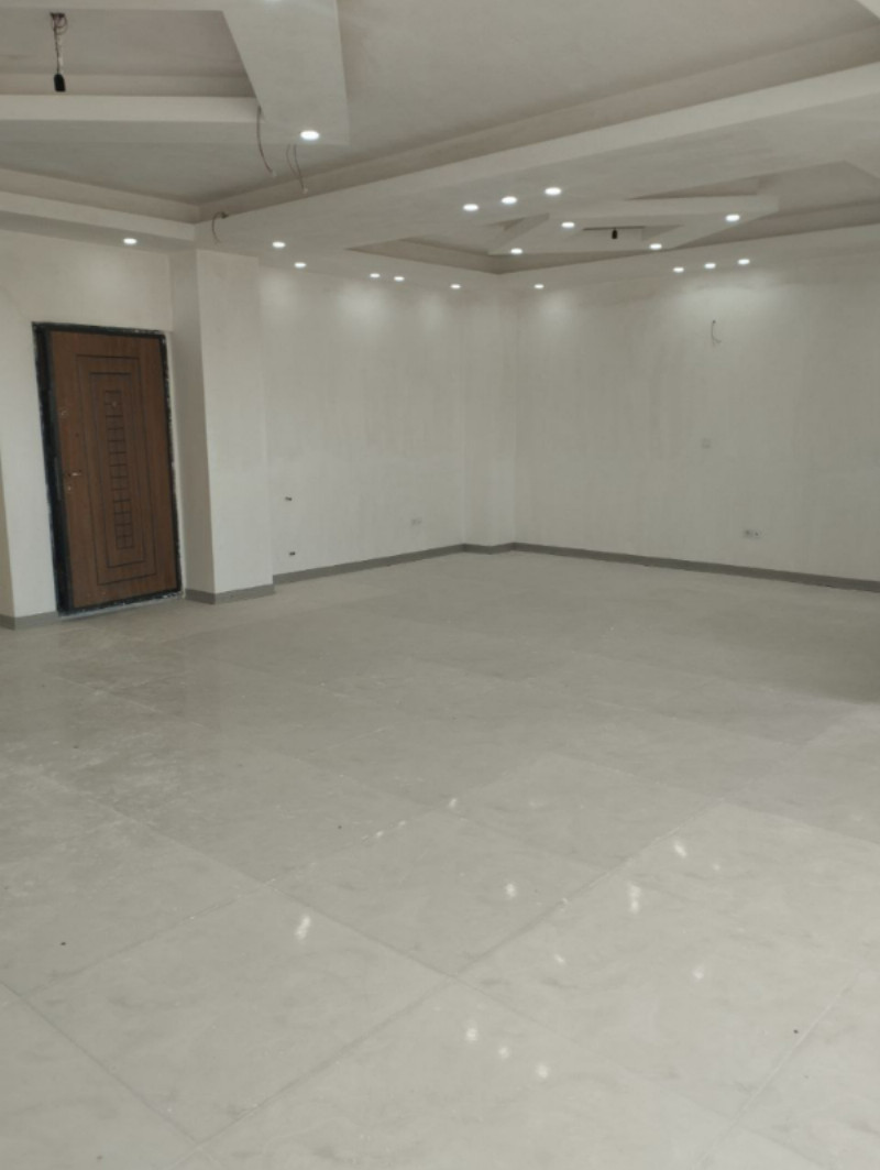 آپارتمان 176 متری سه خوابه در خیابان شهدا ملایر1273896804