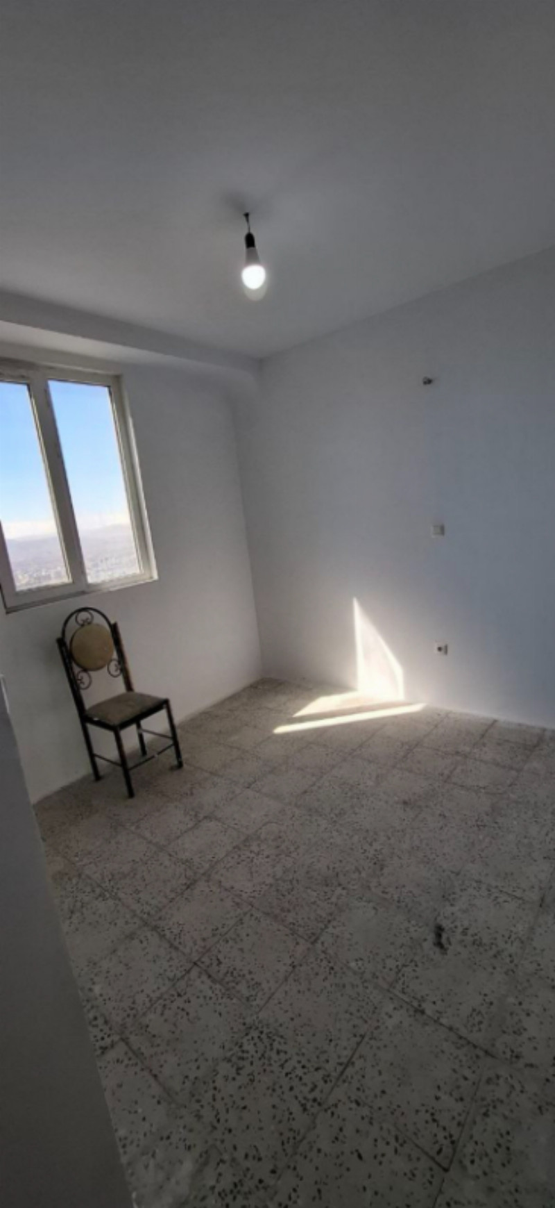 آپارتمان 93 متری دو خوابه در ملایر1273926812