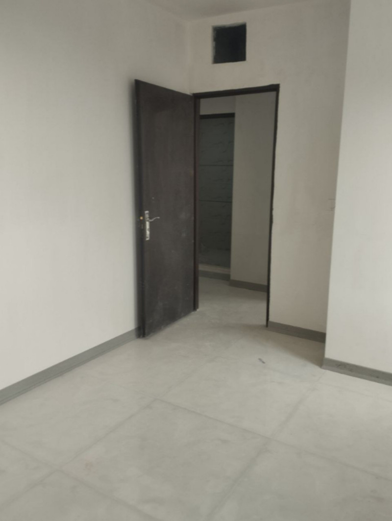آپارتمان 176 متری سه خوابه در خیابان شهدا ملایر1273896803