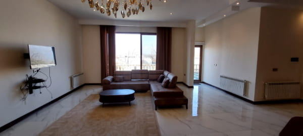 ویلا 550 متری چهارخوابه در کرج