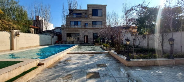 ویلا 550 متری چهارخوابه در کرج