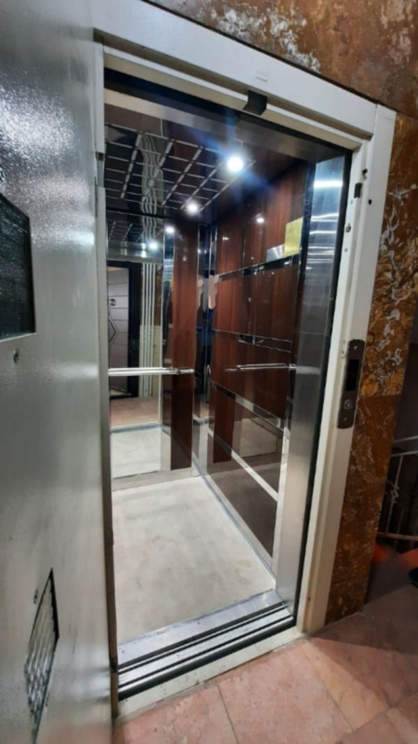 آپارتمان 227 متری چهارخوابه در طالقانی همدان