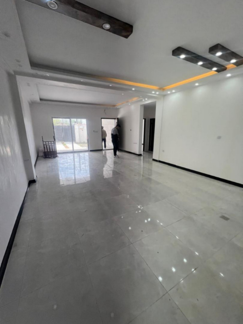 ویلا 100 متری دو خوابه در زیباکنار1279538555