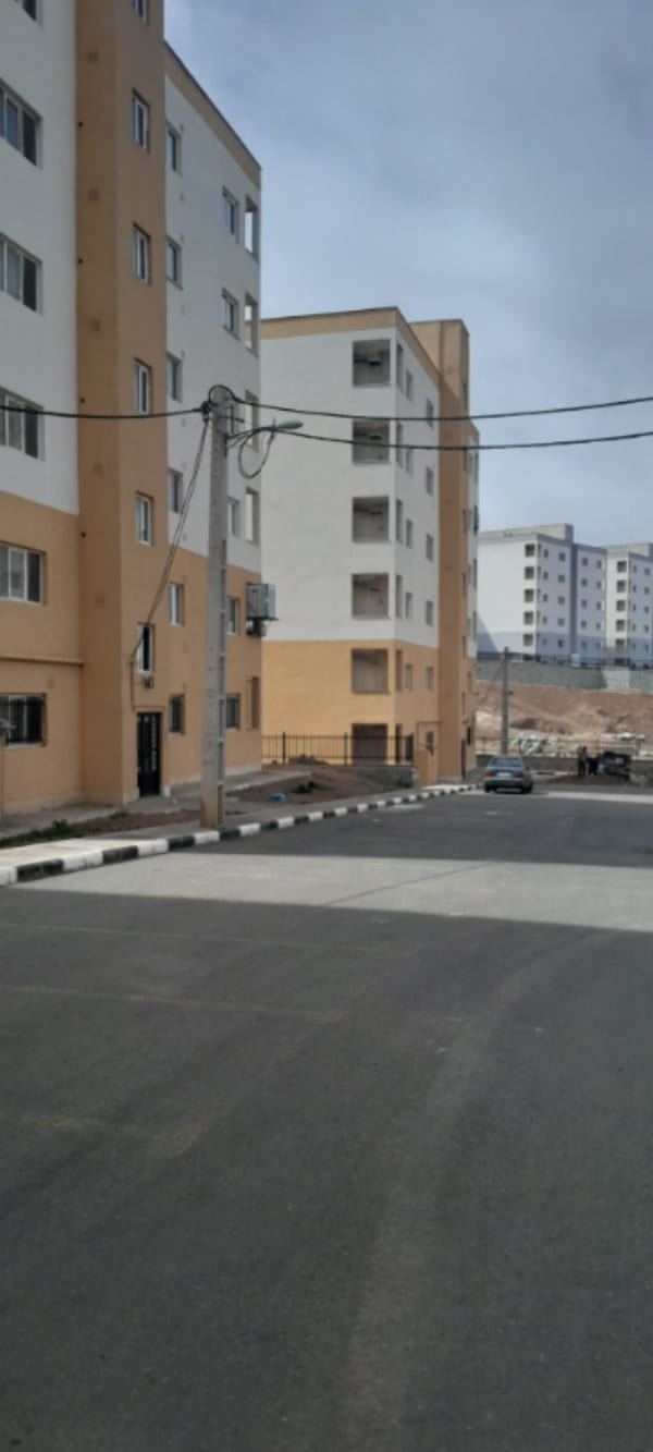آپارتمان 84 متری دو خوابه در فاز 6 پرند با وام