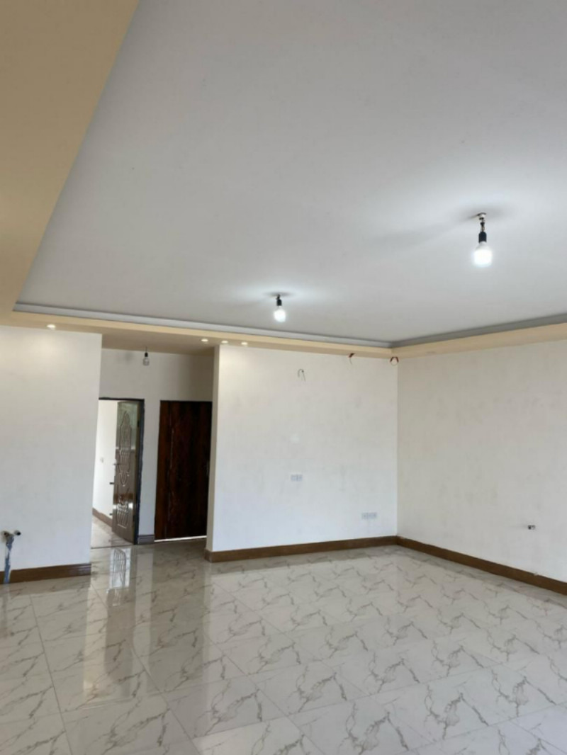 آپارتمان 122 متری دو خوابه در خیابان هراز آمل12850810569