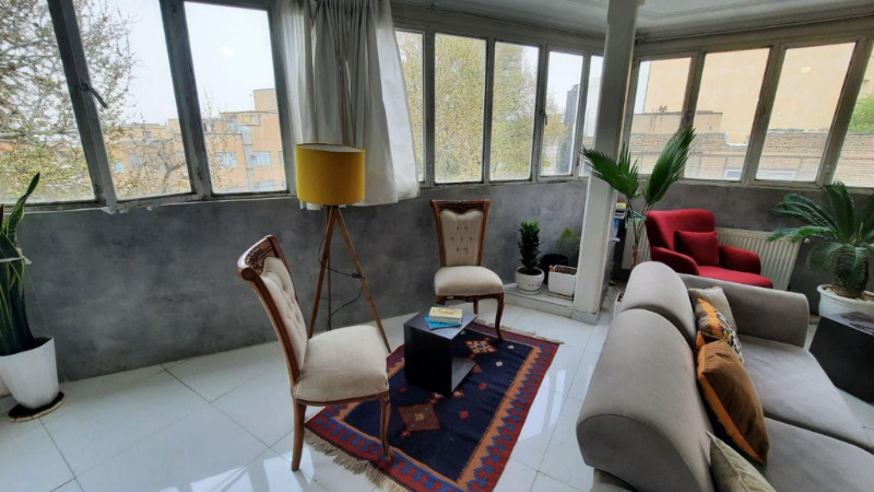 اداری 77 متری دو خوابه در میرزاده عشقی همدان12848710519